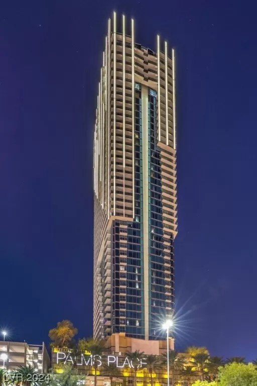 MLS: 2555226 Condo For Sale