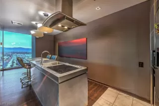 Photo #5: 2555226 Listing