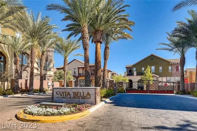 MLS: 2555232 Condo For Sale