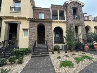 Photo #2: 2555232 Listing 