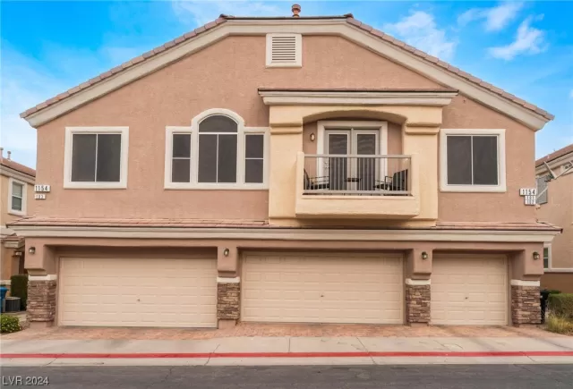 MLS: 2555259 Condo For Sale