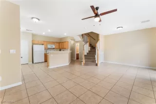 Photo #4: 2555259 Listing