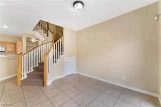 Photo #6: 2555259 Listing