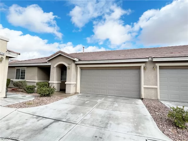 MLS: 2555284 Condo For Sale