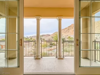 Photo #2: 2555332 Listing 