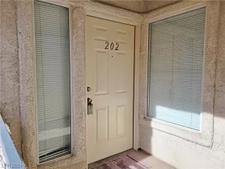 Photo #3: 2555343 Listing