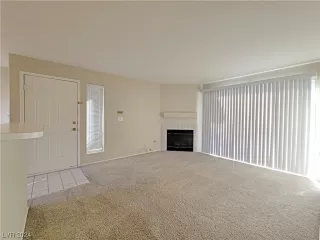 Photo #5: 2555343 Listing