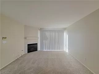 Photo #6: 2555343 Listing