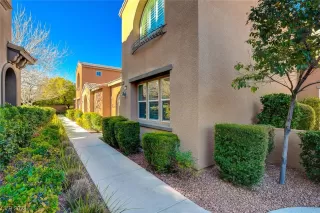 Photo #2: 2555361 Listing 