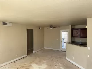 Photo #5: 2555368 Listing