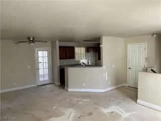 Photo #6: 2555368 Listing