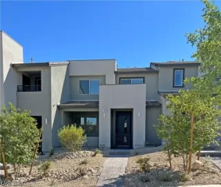 Photo #1: 2555378 Listing 