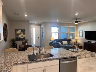 Photo #5: 2555378 Listing 