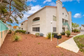 Photo #2: 2555385 Listing