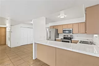 Photo #3: 2555385 Listing