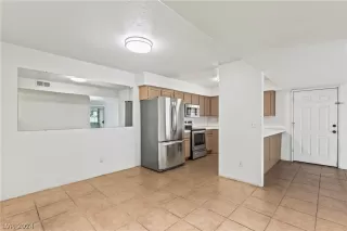 Photo #4: 2555385 Listing