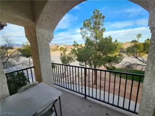 Photo #2: 2555422 Listing