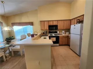 Photo #3: 2555422 Listing