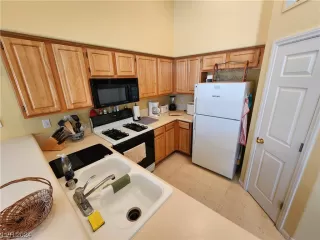 Photo #4: 2555422 Listing