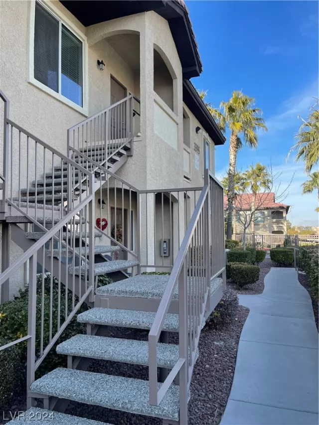 MLS: 2555437 Condo For Sale