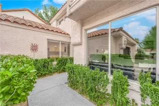 Photo #2: 2555449 Listing