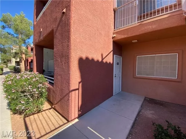 MLS: 2555455 Condo For Sale