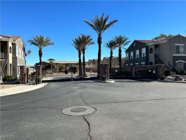 MLS: 2555465 Condo For Sale