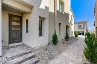 Photo #3: 2555466 Listing