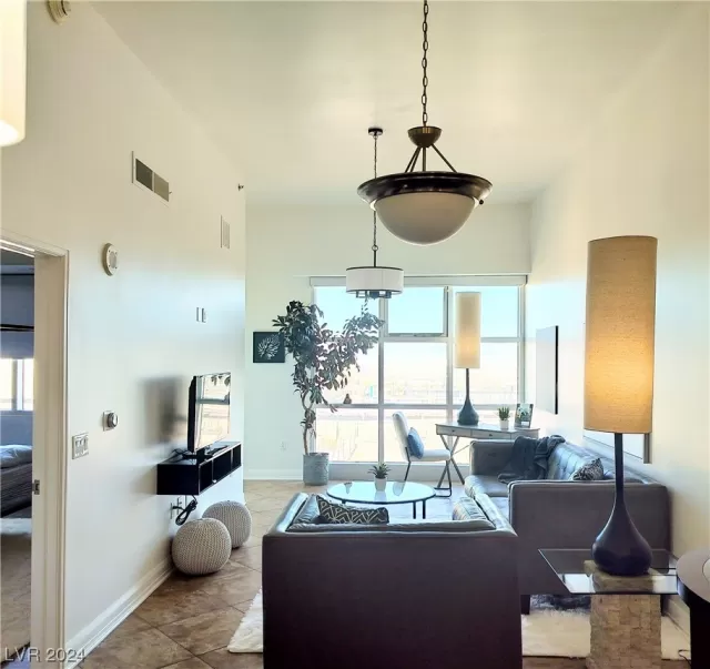 MLS: 2555472 Condo For Sale