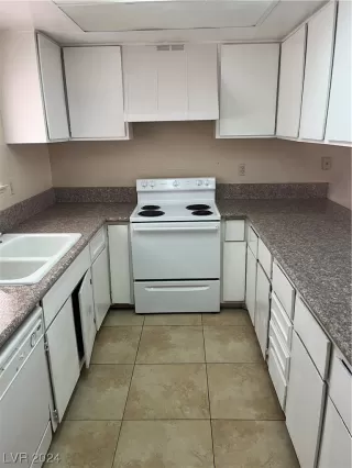 Photo #3: 2555495 Listing 