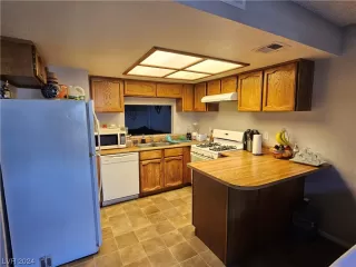 Photo #1: 2555501 Listing 