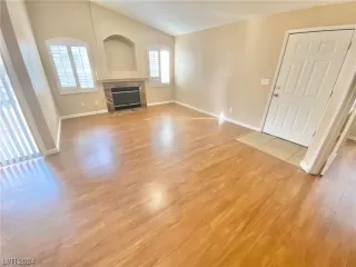 Photo #2: 2555507 Listing 