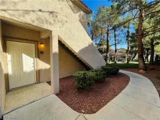 Photo #1: 2555521 Listing 