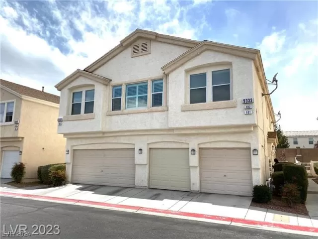 MLS: 2555530 Condo For Sale