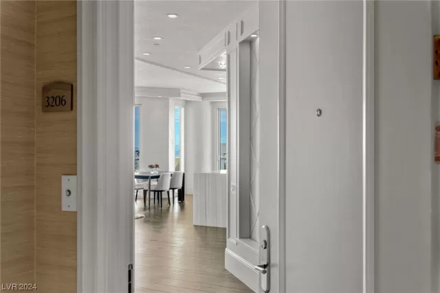 MLS: 2555532 Condo For Sale