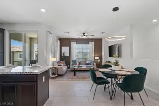 Photo #2: 2555551 Listing 