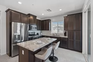 Photo #3: 2555551 Listing 