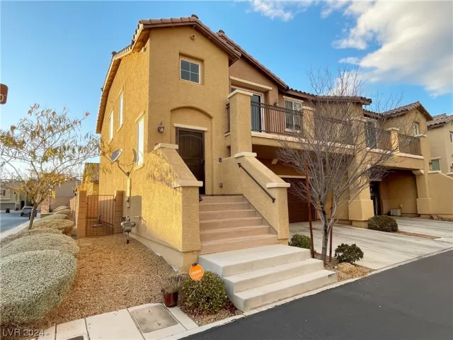 MLS: 2555556 Condo For Sale