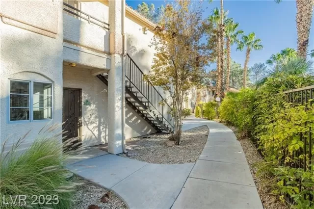 MLS: 2555565 Condo For Sale