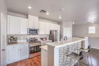 Photo #1: 2555566 Listing 