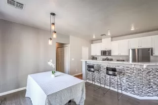 Photo #2: 2555566 Listing 