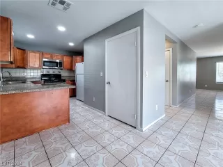 Photo #2: 2555567 Listing