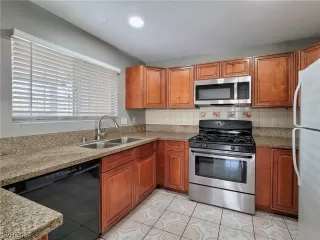 Photo #4: 2555567 Listing