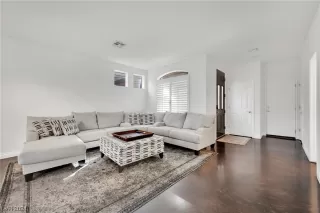 Photo #1: 2555590 Listing 