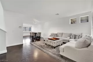 Photo #3: 2555590 Listing 