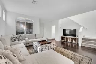 Photo #4: 2555590 Listing 