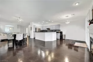 Photo #5: 2555590 Listing 