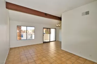 Photo #4: 2555602 Listing