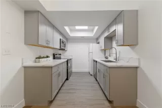 Photo #5: 2555603 Listing