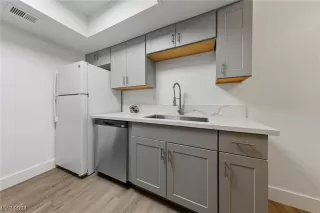 Photo #6: 2555603 Listing